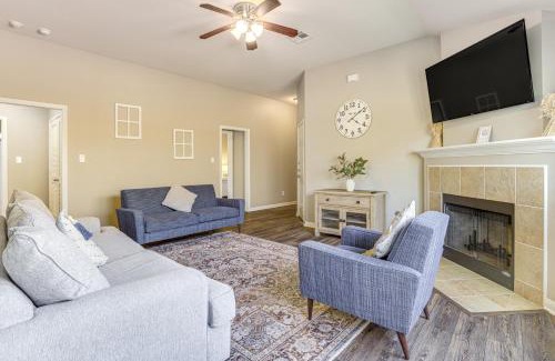 Bryan House | Pet-Friendly Texas Retreat with Fenced-In Yard!