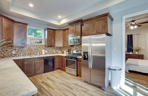 Tomball House | Pet-Friendly Tomball Home: Walk to Main Street!