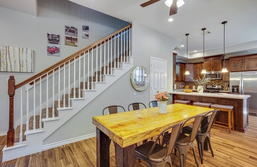 Tomball House | Pet-Friendly Tomball Home: Walk to Main Street!
