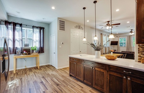 Tomball Cottage | Pet-friendly Tomball Home: Walk to Main Street!