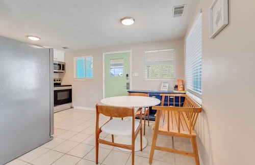 Bid-a-wee Beach House | Pet Friendly Beach Cottage - Walk to the Beach Gated Access - Fenced in Yard - Bidawee