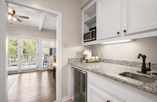 Wakefield Apartment | Pet Friendly | Secluded | Quiet | Convenient