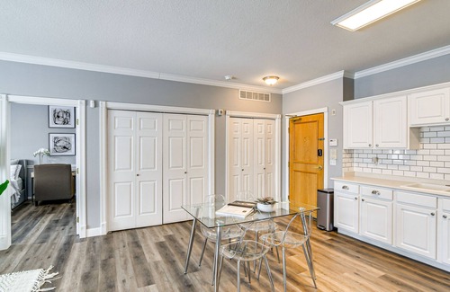 Waukee Condo | Pet-Friendly Waukee Condo: 14 Mi to Des Moines!