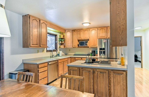 Turnagain House | Pet Friendly West Anchorage Home Near Airport! by RedAwning
