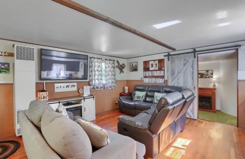 Tylersburg House | Pet Friendly Wi-fi Firepit Tv