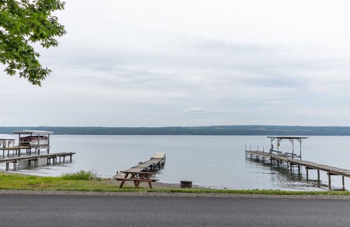 Himrod House | Pete`s Place, Rustic Cottage on Seneca Lake!