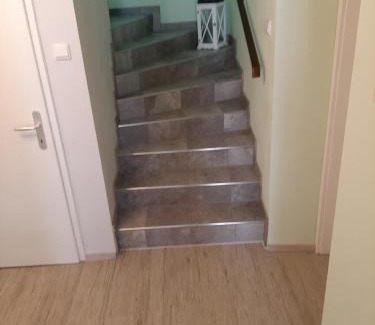 Weikersdorf am Steinfelde Apartment | Peter's Montagezimmer