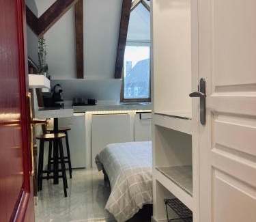 Foret Noire Apartment | Petit nid sympa a Strasbourg