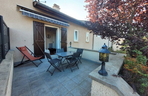 Bas-en-Basset House | Petite Maison Dans Quartier Résidentiel à Proximité du Centre de Bas en Basset