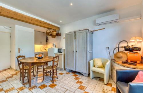 Saint-Pargoire Bed & Breakfast | Petite Suite Douillette - Suite