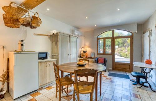 Saint-Pargoire Bed & Breakfast | Petite Suite Douillette - Suite