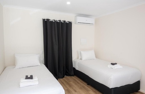 Petrie Hotel | Petrie Mill Motel