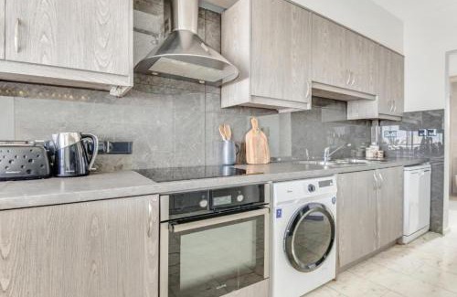 Historical Center Apartment | Phaedrus Living City Center Sky Penthouse