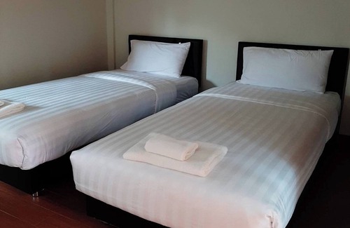 Ban Prok Hotel | Phenwaree Amphawa Resort