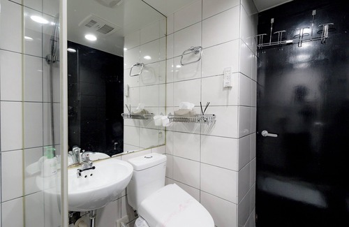 Daan Condo | Philosopher's Oasis, 30sec to ZhongXiao Dunhua MRT