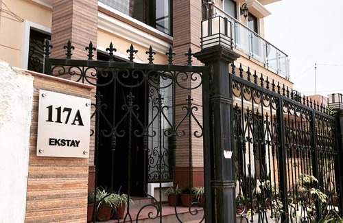 Bullawala Apartment | 'Phoenix' By EKSTAY - 3 Rooms and 3 Baths