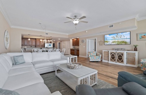 Orange Beach Condo | Phoenix Orange Beach! Lazy River! Beachfront! Parking Level!