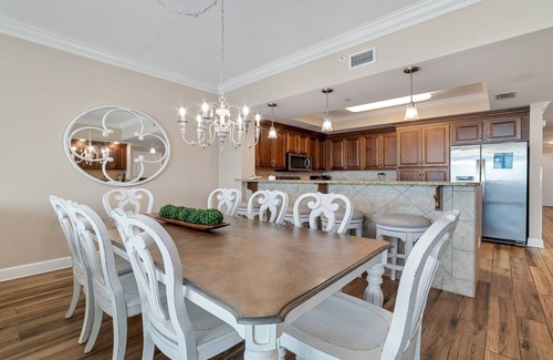 Orange Beach Condo | Phoenix Orange Beach! Lazy River! Beachfront! Parking Level!