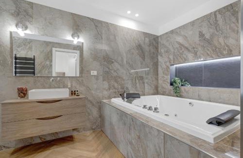 Vatican House | Piazza Mazzini Suite con Vasca Idromassaggio