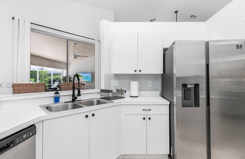 Crown Pointe House | PICCADILLY MANOR-3BD/2BA W HEATED POOL +1 773 443-7832