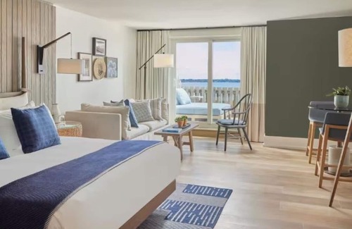 Newport Hotel | Picturesque Waterview Room w/Relaxing Patio | Newport Harbor Ultimate Retreat