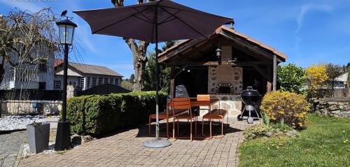 Usson-en-Forez House | Pierres et souvenirs