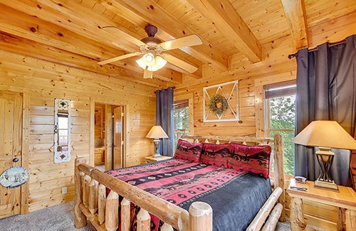 Gatlinburg - Pigeon Forge Cabin | Pigeon Forge - Award Winning Views - 4 Bedroom - Sleeps 16