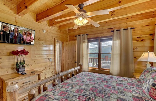 Gatlinburg - Pigeon Forge Cabin | Pigeon Forge - Award Winning Views - 4 Bedroom - Sleeps 16