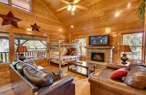 Sevierville Cabin | Pigeon Forge - Touchdown Views - 1 Bedroom - Sleeps 6