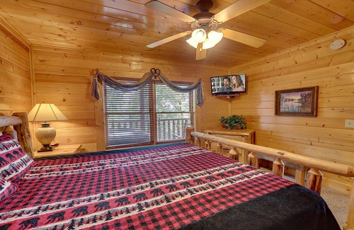 Sevierville Cabin | Pigeon Forge - Touchdown Views - 1 Bedroom - Sleeps 6
