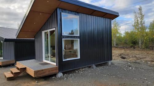 Houston Apartment | Pilot Lodge - Free Flight with Stay! Cabin on Private Airstrip