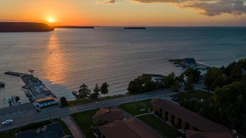 Ephraim Hotel | Pine Grove Resort