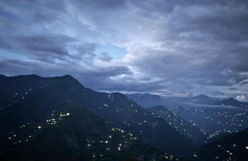 Geyzing House | Pine Valley View Homestay