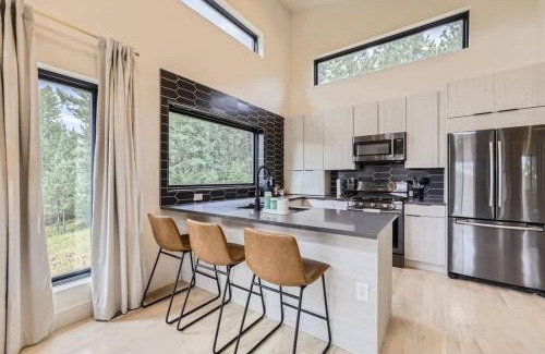 Evergreen Meadows House | Pinebox at Evergreen Modern 20Acres -Serene-Creek