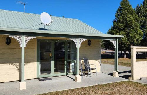 Twizel Apartment | Pinegrove Cottages - unit1