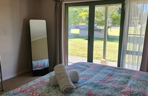 Twizel Apartment | Pinegrove Cottages - unit1
