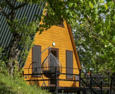 Tsromi Cabin | Pinehouse Urtkhva in Surami