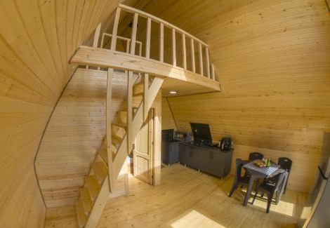 Tsromi Cabin | Pinehouse Urtkhva in Surami