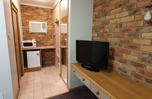 Shepparton Hotel | Pines Country Club Motor Inn