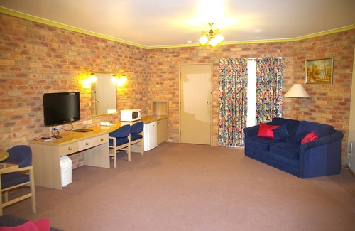 Shepparton Hotel | Pines Country Club Motor Inn