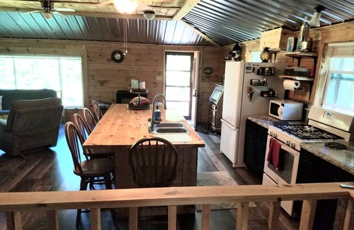 Wauksaukee Cottage | Pines Retreat Getaway - Cozy Cottage, Short walk to Lake Noquebay