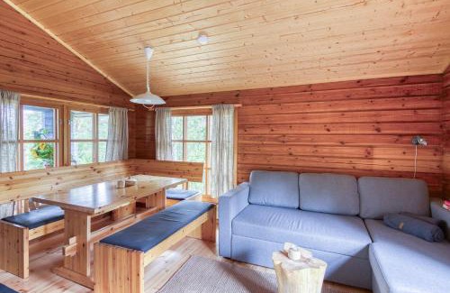 Pyha House | Pinetree Cottages Blue Cabin