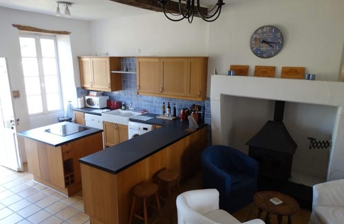 Mortagne-sur-Gironde House | PINK * 244m2 .