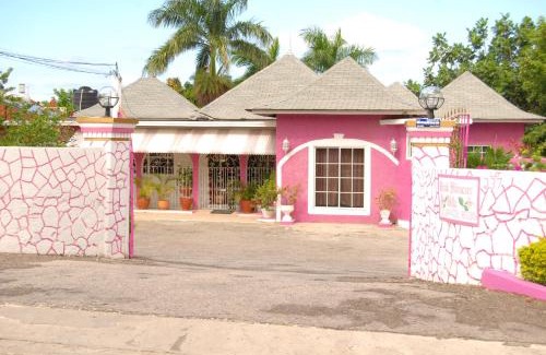 IronShore Estates Villa | Pink Hibiscus Bed and Breakfast