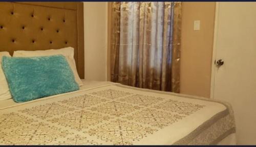 IronShore Estates Villa | Pink Hibiscus Bed and Breakfast