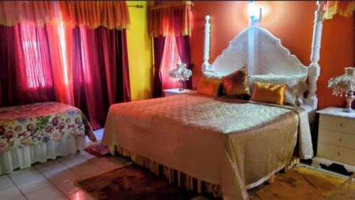 IronShore Estates Villa | Pink Hibiscus Bed and Breakfast
