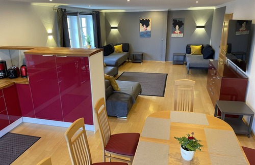 Hallenberg Apartment | Pino24 Comfort vacation apartment 127 m² with pool, central, for up to 12 people