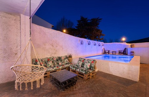 Alcala la Real Ski Chalet | Pintoresco Alojamiento Rural La Camarilla