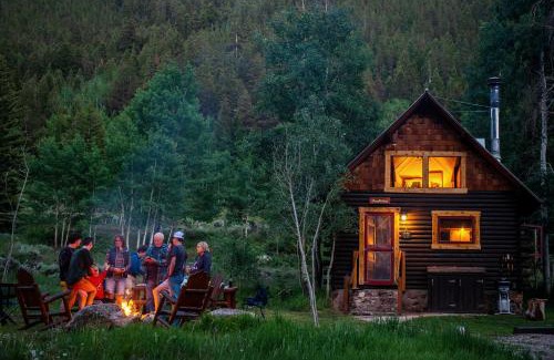 Crested Butte Resort | Pioneer Guest Cabins