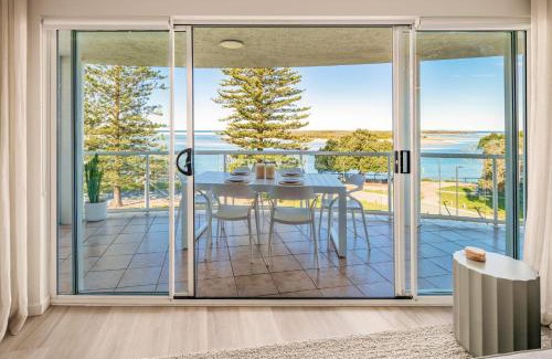 Golden Beach Apartment | Pisces on Pumicestone - Golden Beach